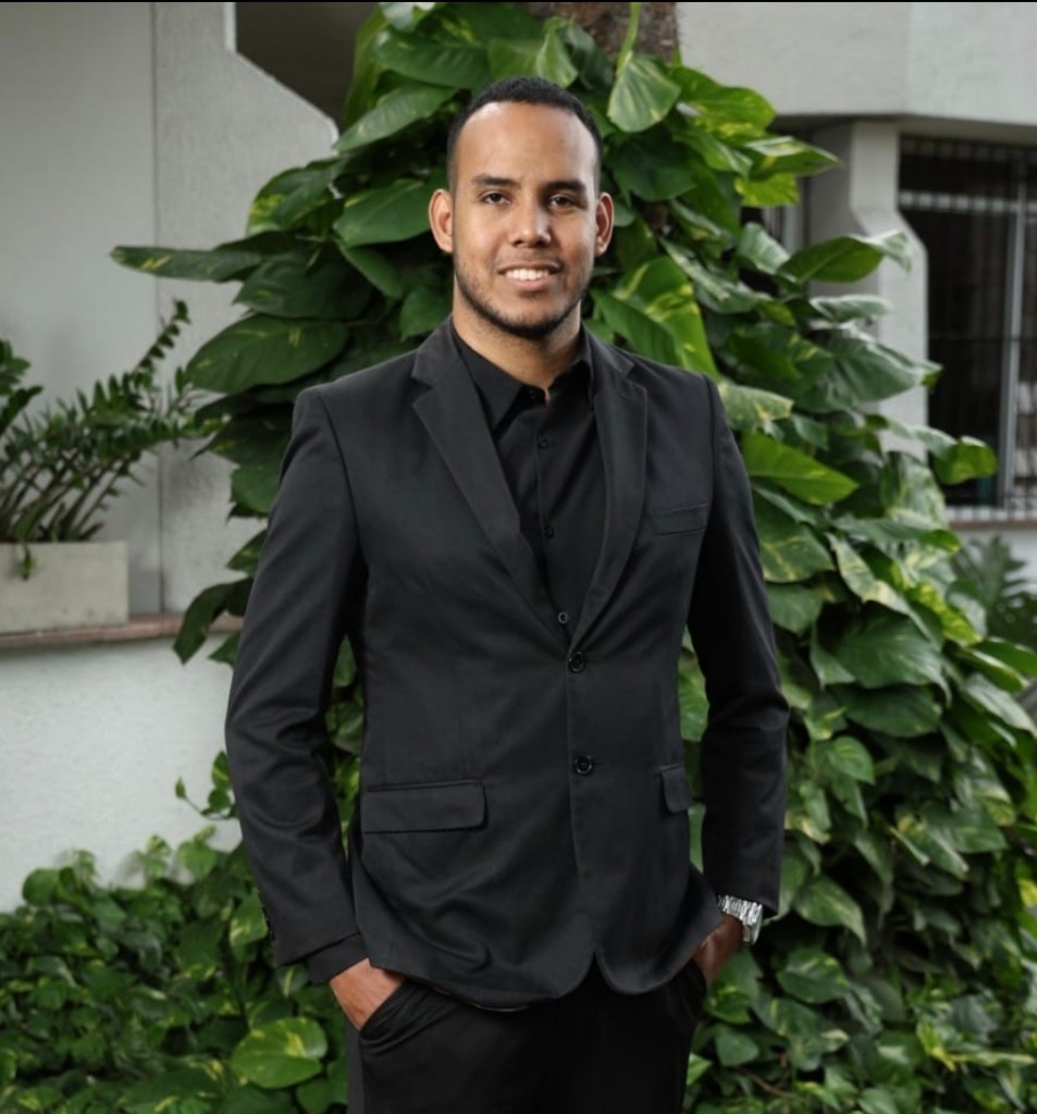 Retrato de Diego Fernando Pino Victoria, CEO de Pinosoft